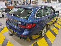 Pogled od pozadi desno