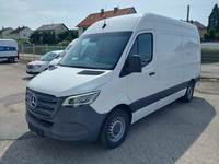 Pogled od napred levo