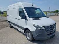 Pogled od napred  desno