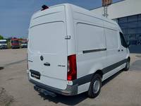 Pogled od pozadi desno