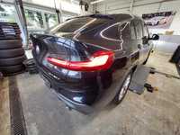 Pogled od pozadi desno