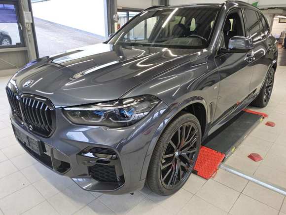 Pogled od napred levo