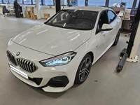 Pogled od napred levo