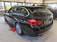 Vista traseira esquerda