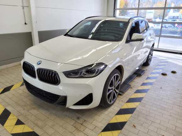 Pogled od napred levo