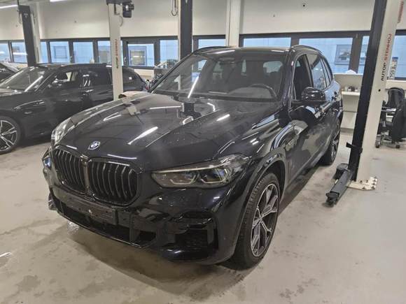 Pogled od napred levo