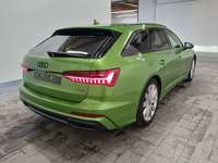 Skats no labās puses aizmugurē