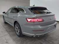 Vaade tagant vasakult