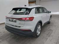 Skats no labās puses aizmugurē