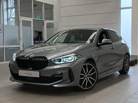 Pogled od napred levo