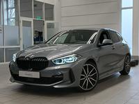 Pogled od napred levo