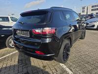 Widok z tyłu po stronie prawej