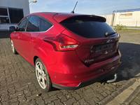 Widok z tyłu po stronie lewej