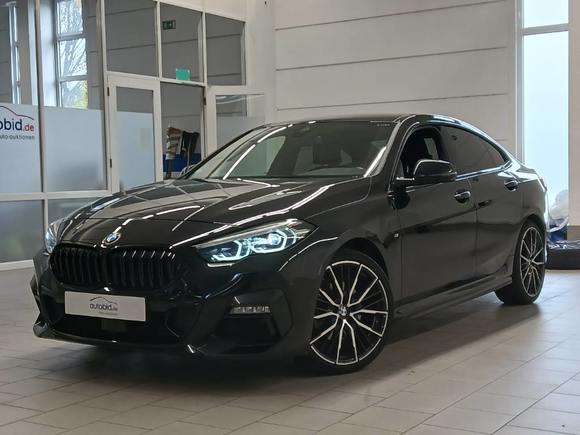 Vue de l’avant gauche