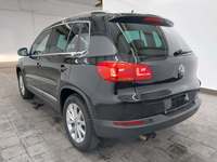 Vaade tagant vasakult