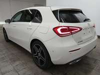 Pogled od pozadi levo