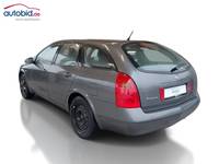 Vaade tagant vasakult