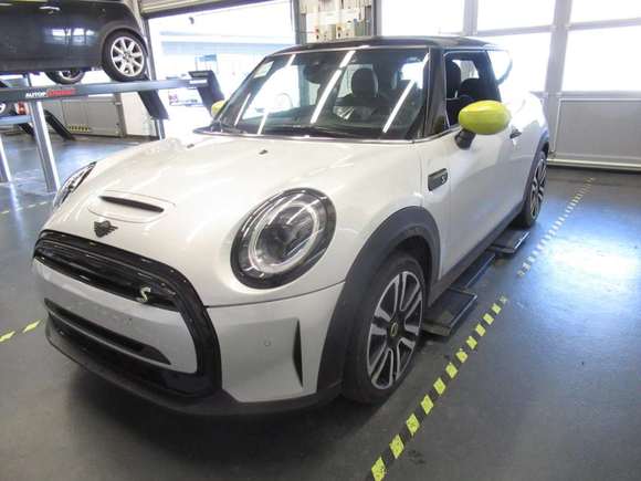 Pogled od napred levo