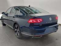 Vaade tagant vasakult