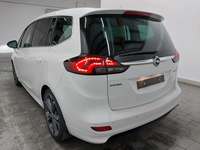 Pogled straga lijevo