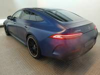 Skats no kreisās puses aizmugurē