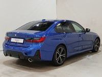 Pogled od pozadi desno