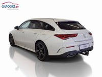 Vaade tagant vasakult