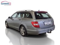 Vaade tagant vasakult