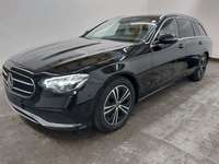 Skats no kreisās puses priekšā