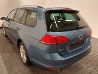 Vaade tagant vasakult