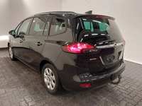 Vaade tagant vasakult