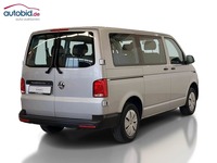 Pogled od pozadi desno