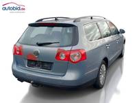 Skats no labās puses aizmugurē