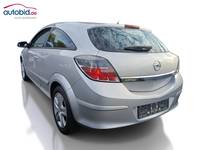 Pogled od pozadi levo