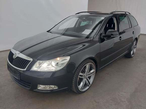 Vue de l’avant gauche