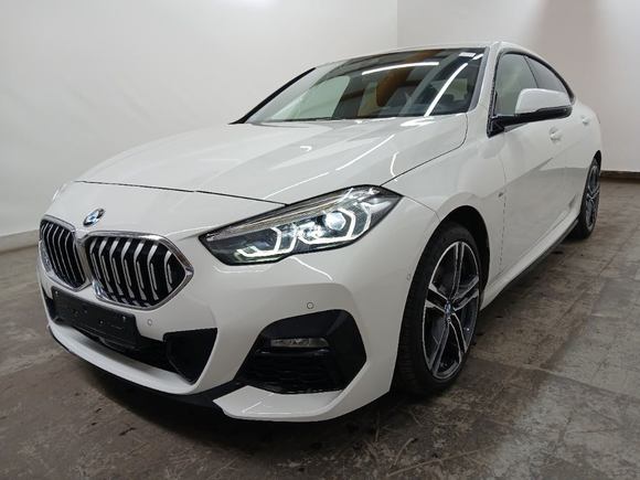 Skats no kreisās puses priekšā