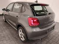 Vaade tagant vasakult