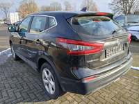 Vaade tagant vasakult