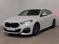 Skats no kreisās puses priekšā