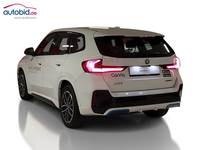 Vaade tagant vasakult