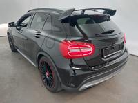 Vue de l’arrière gauche