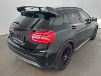 Vue de l’arrière droit