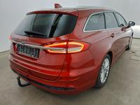 Vue de l’arrière droit