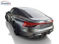 Skats no kreisās puses aizmugurē