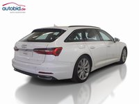 Skats no labās puses aizmugurē