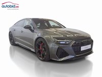 Skats no labās puses priekšā