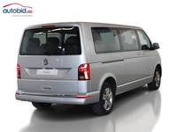 Skats no labās puses aizmugurē