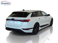 Skats no labās puses aizmugurē