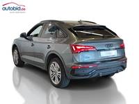 Skats no kreisās puses aizmugurē