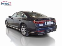 Skats no kreisās puses aizmugurē